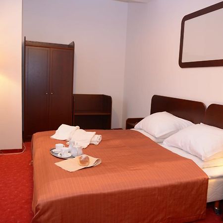 Hotel Pod Debami เตเรซโปล ภายนอก รูปภาพ