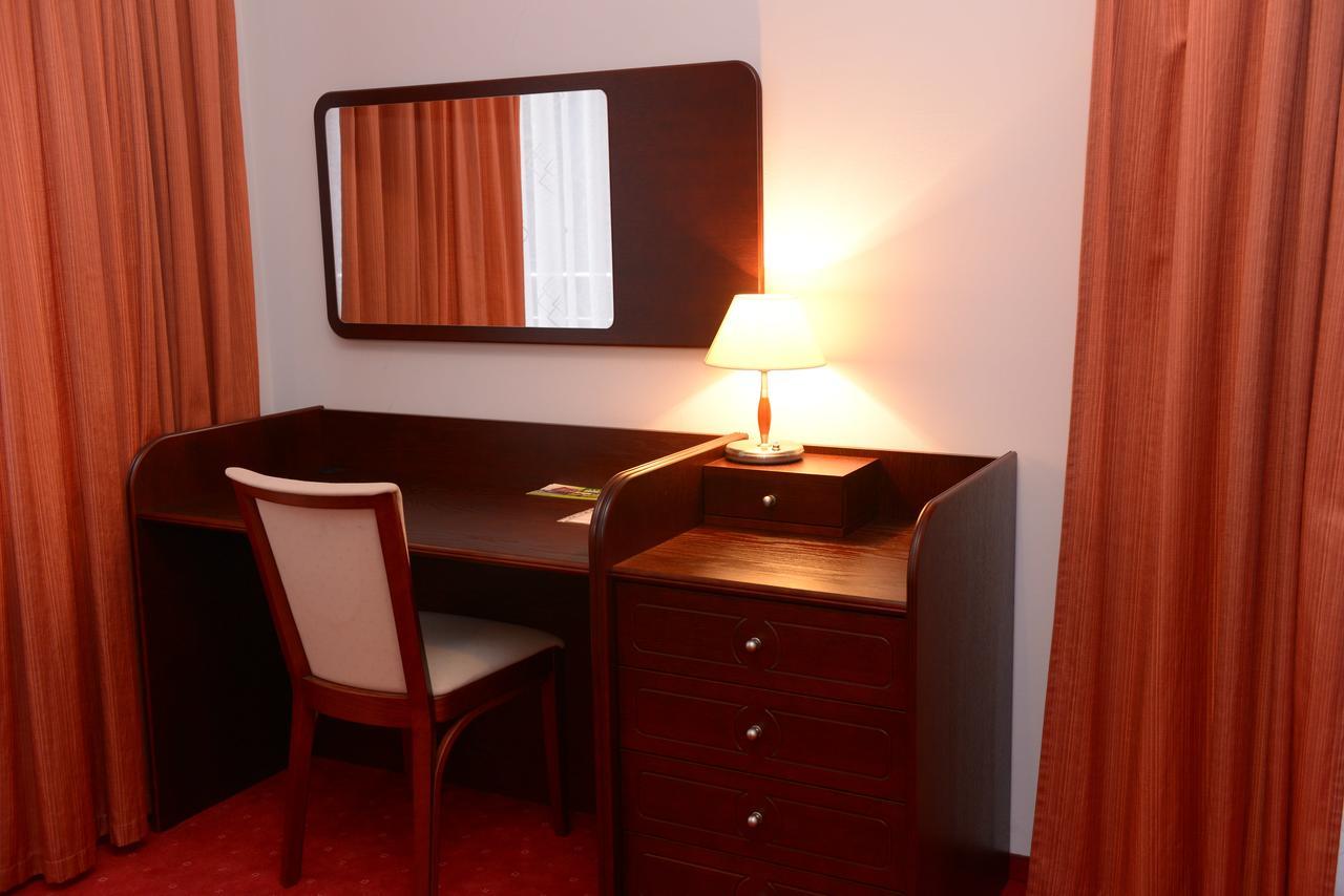 Hotel Pod Debami เตเรซโปล ภายนอก รูปภาพ