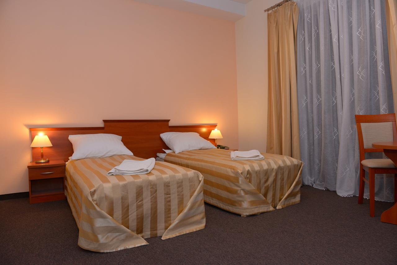 Hotel Pod Debami เตเรซโปล ภายนอก รูปภาพ