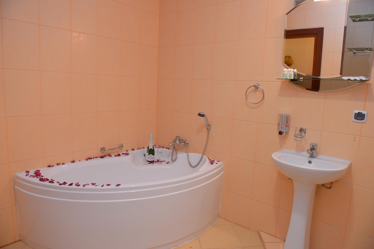 Hotel Pod Debami เตเรซโปล ภายนอก รูปภาพ